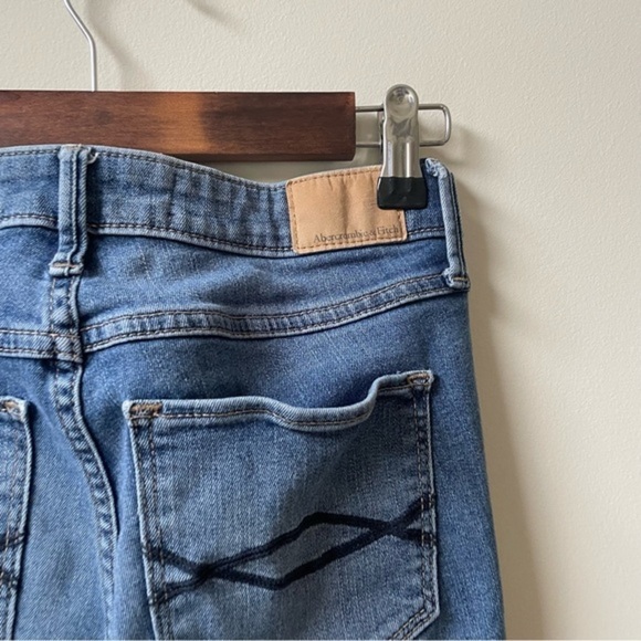 Abercrombie & Fitch Straight Leg Mid-rise Jeans - Picture 5 of 7